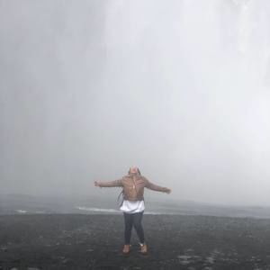 Meet your Posher, Leslie